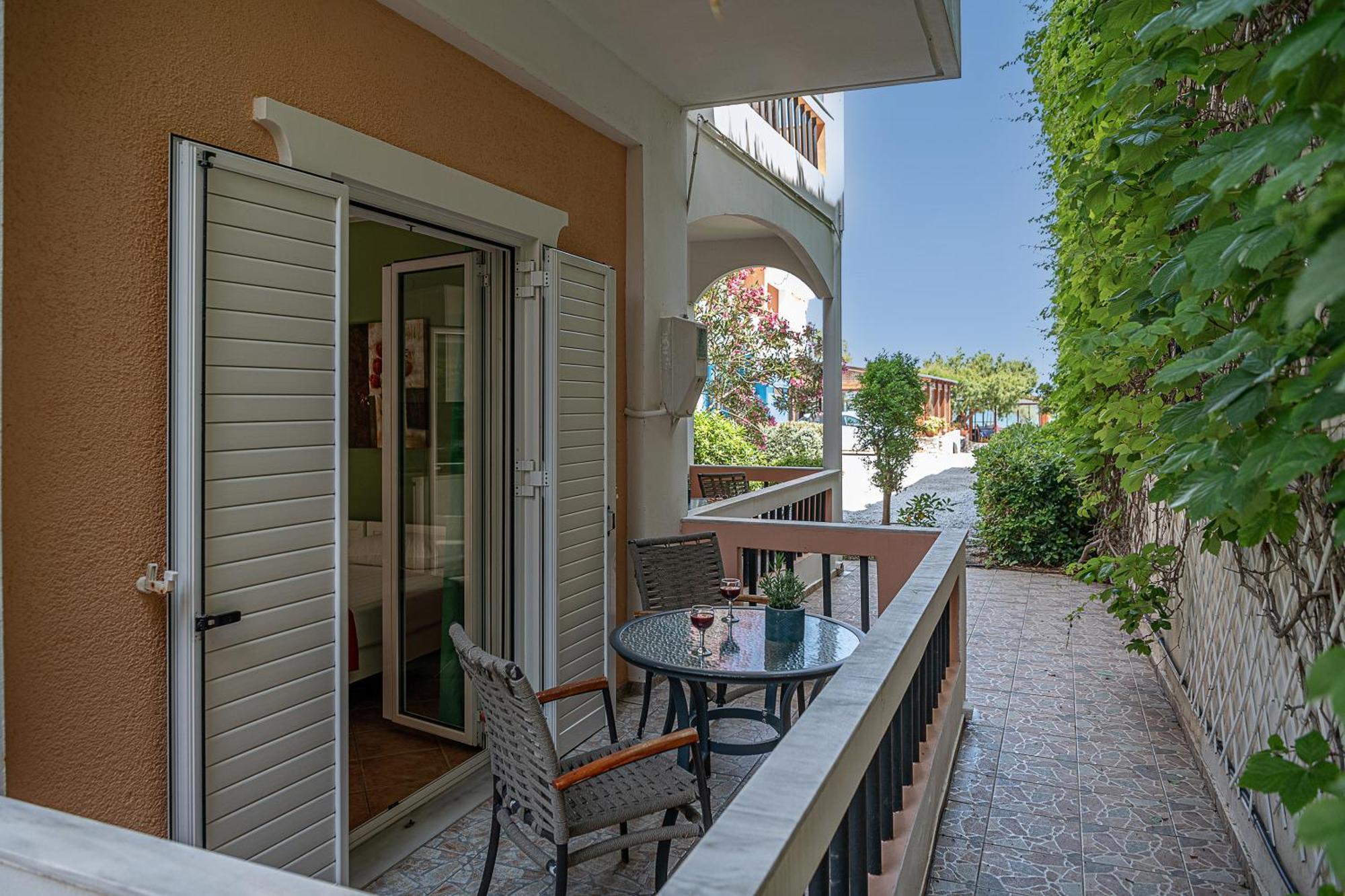 Elena Seafront Luxury Apartments Almirida Eksteriør billede